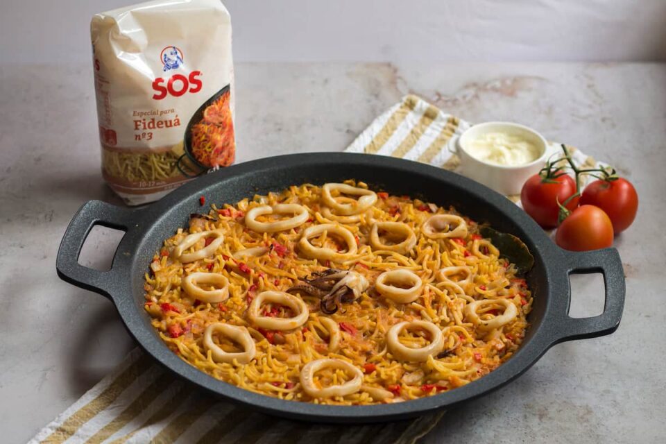 Fideuá con calamares