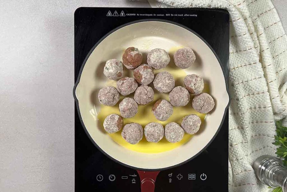 fríe las albóndigas