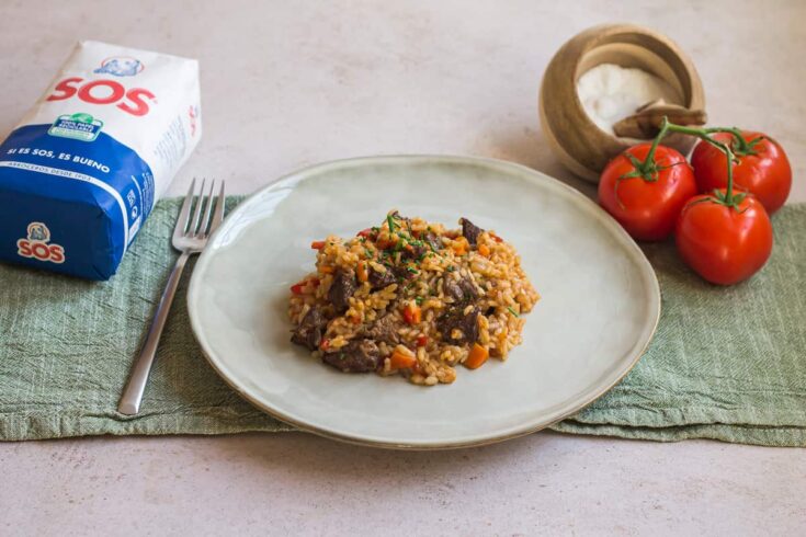 Arroz con carne guisada