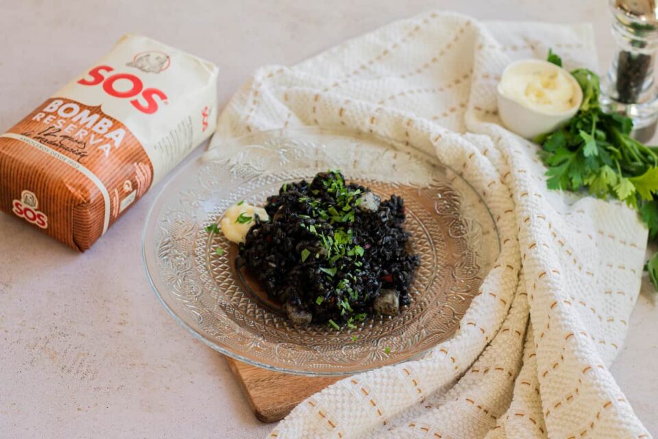 Delicioso arroz negro con sepia: receta fácil y sabrosa