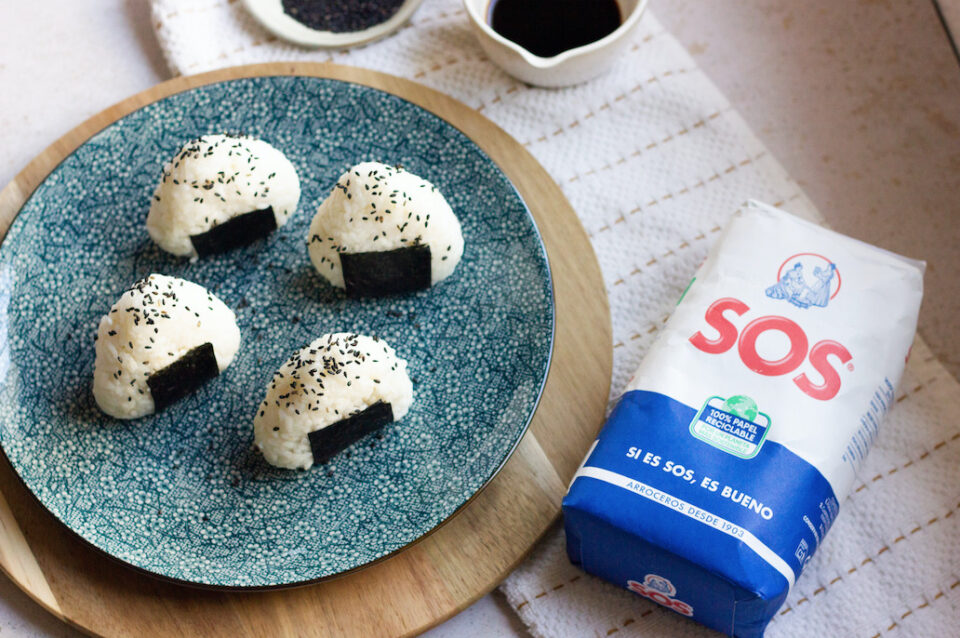 Onigiri casero delicioso