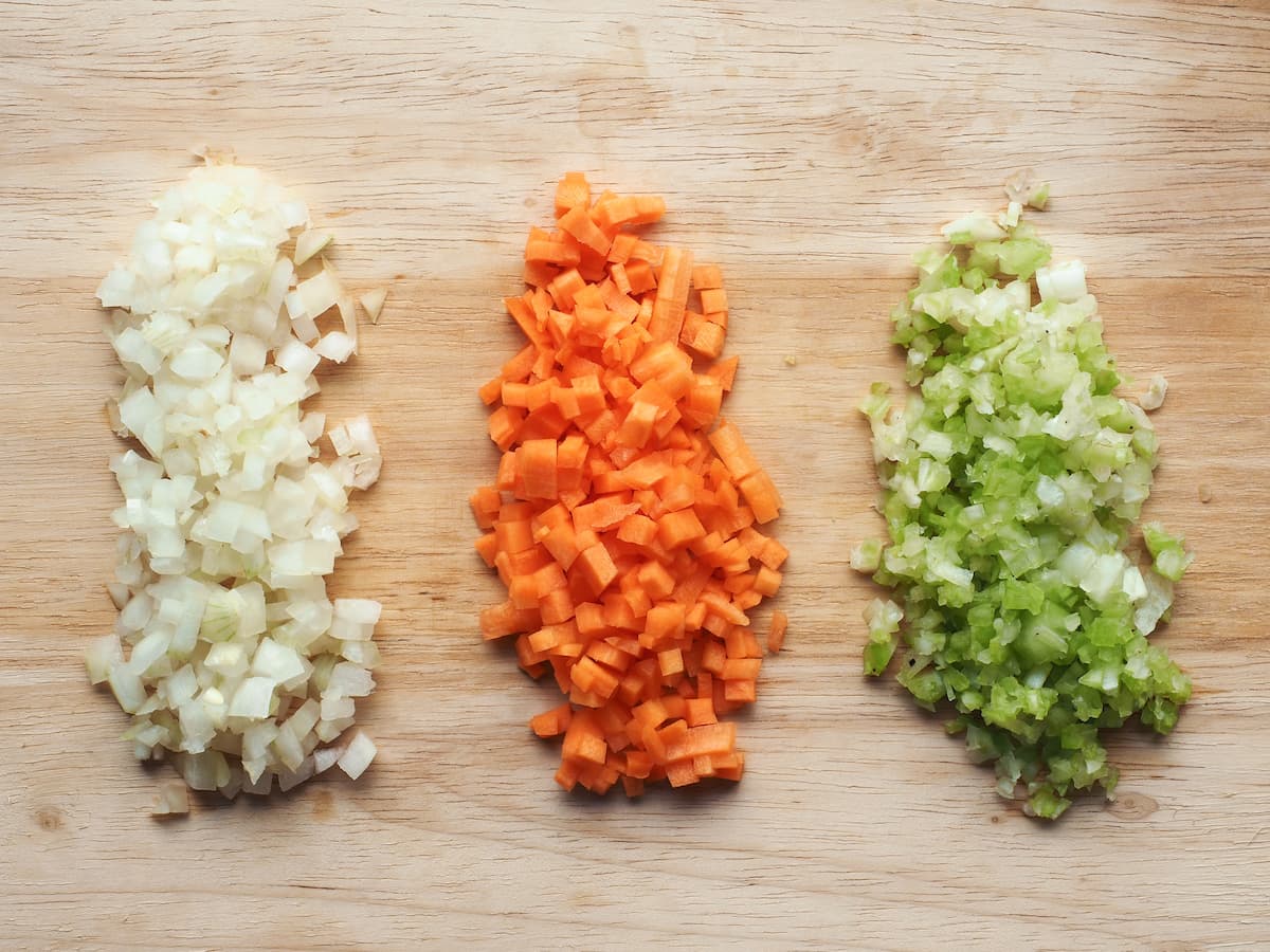Componentes clásicos y cómo realizar el corte mirepoix
