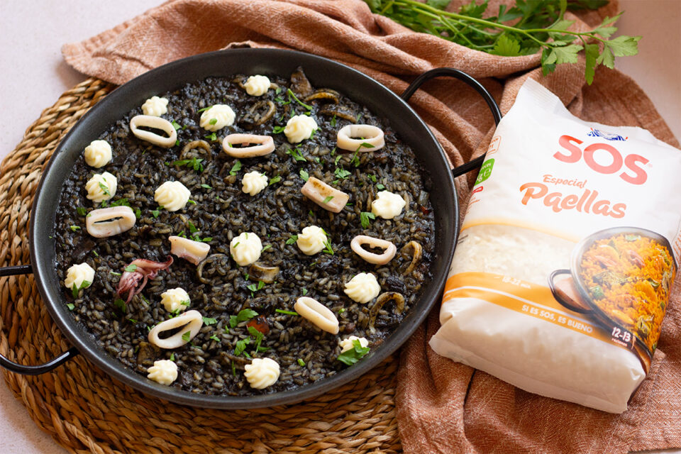 Receta de arroz negro con alioli