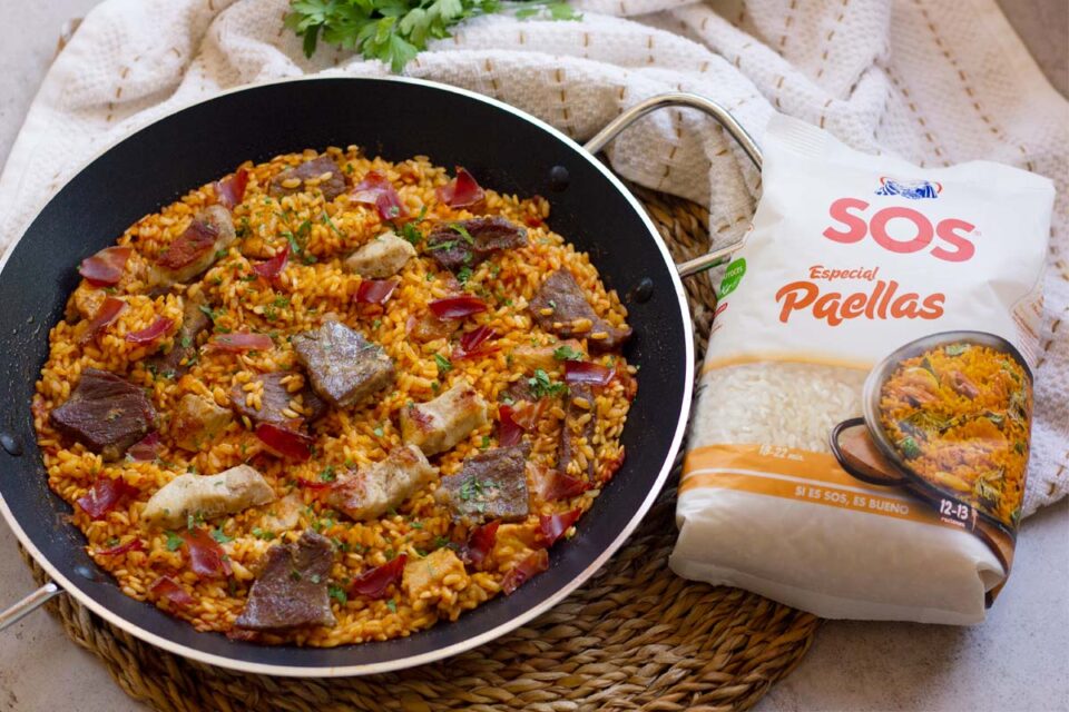 Paella con Carne de Cerdo: Receta Deliciosa
