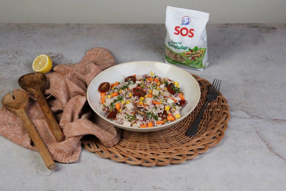 Ensalada de arroz primavera deliciosa y sencilla