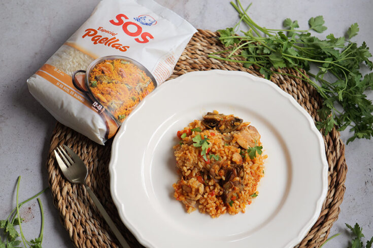 Arroz con alcachofas y pollo