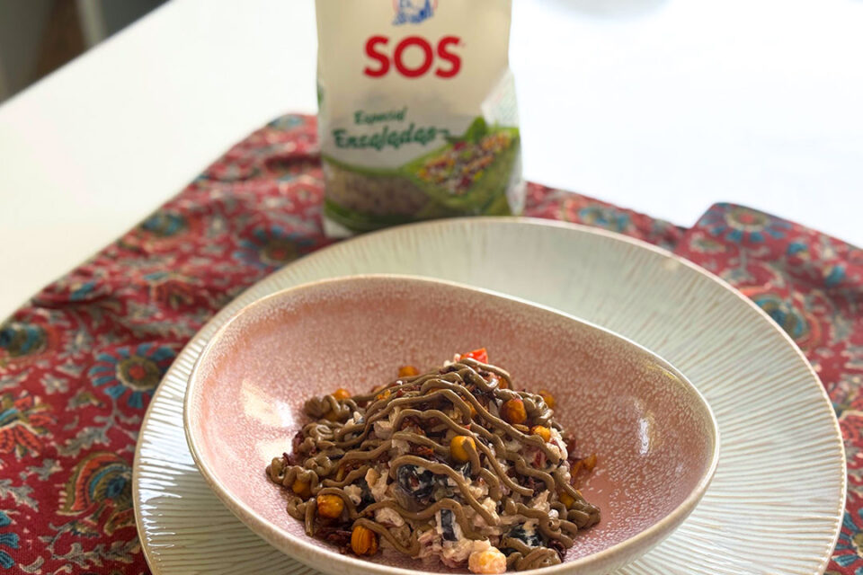 Ensalada de garbanzos y arroz deliciosa