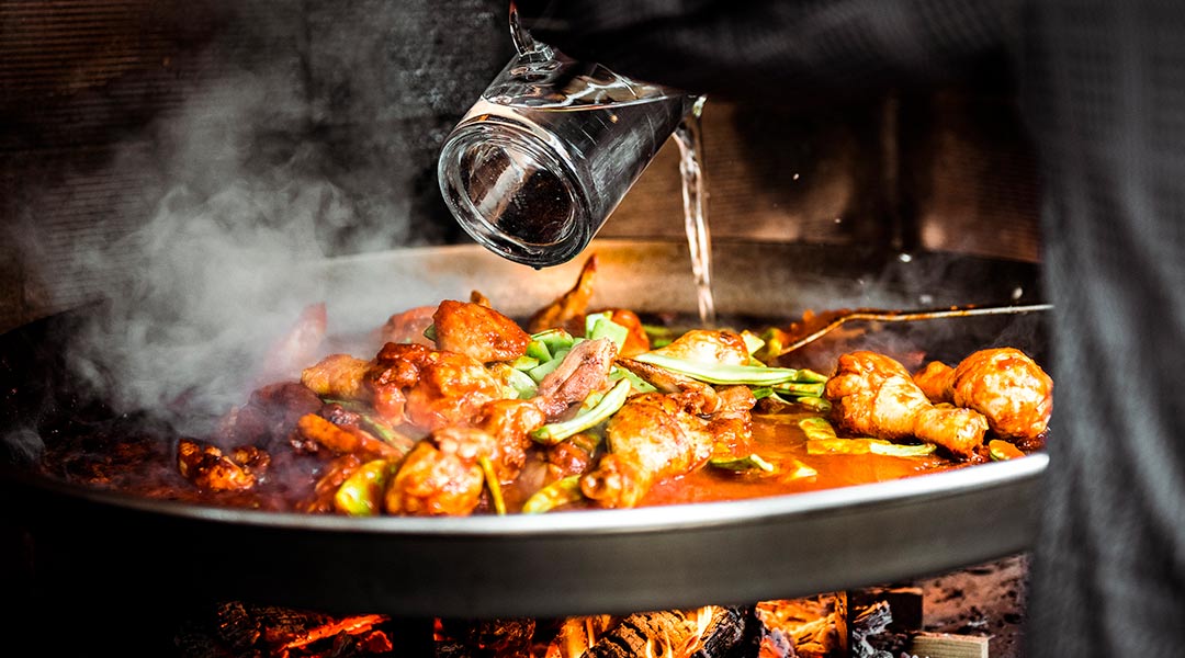 La controversia culinaria sobre la paella